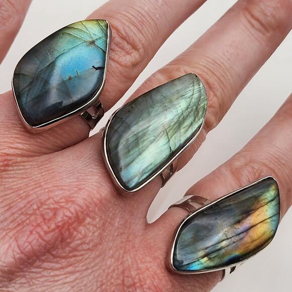 Genuine Labradorite Ring - Picture 4 of 9